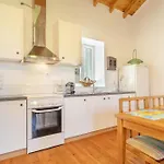 Zoe Apartment Marantochori